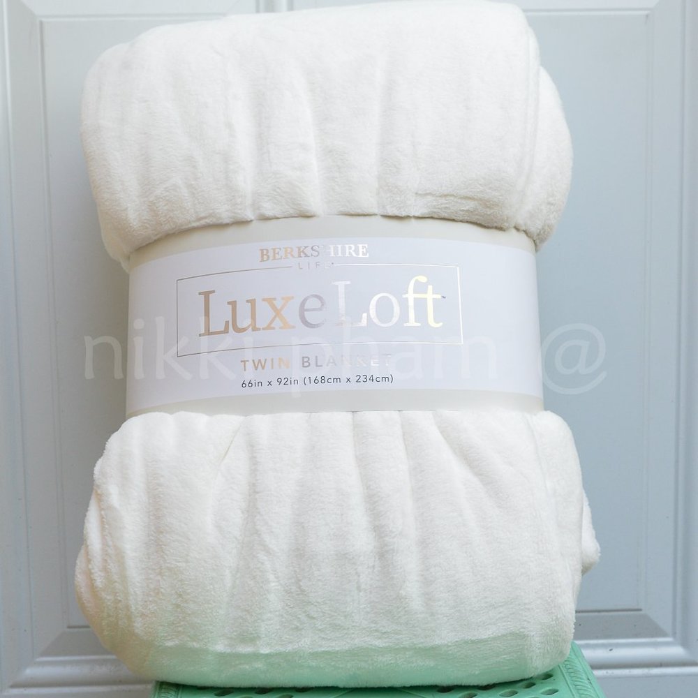 SIZE TWIN BLANKET   BERKSHIRE LIFE LUXELOFT